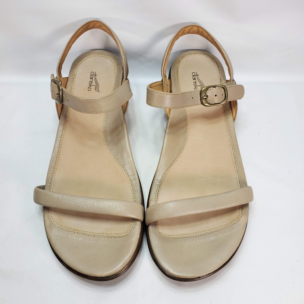 Dansko Beige Leather Slip On Sandal 39 8.5-9 Wedge Heel Buckle Strap Comfort - Picture 2 of 5
